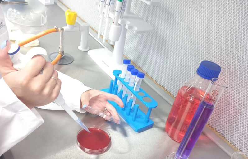 microbiology analysis laboratory